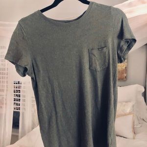 Universal Thread T-Shirt